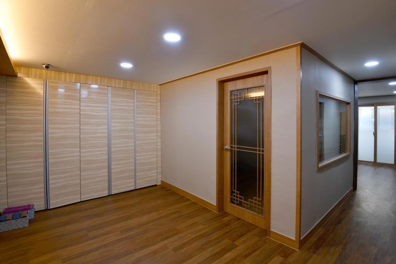 Guma Modern Hanokstay Daegu Esterno foto