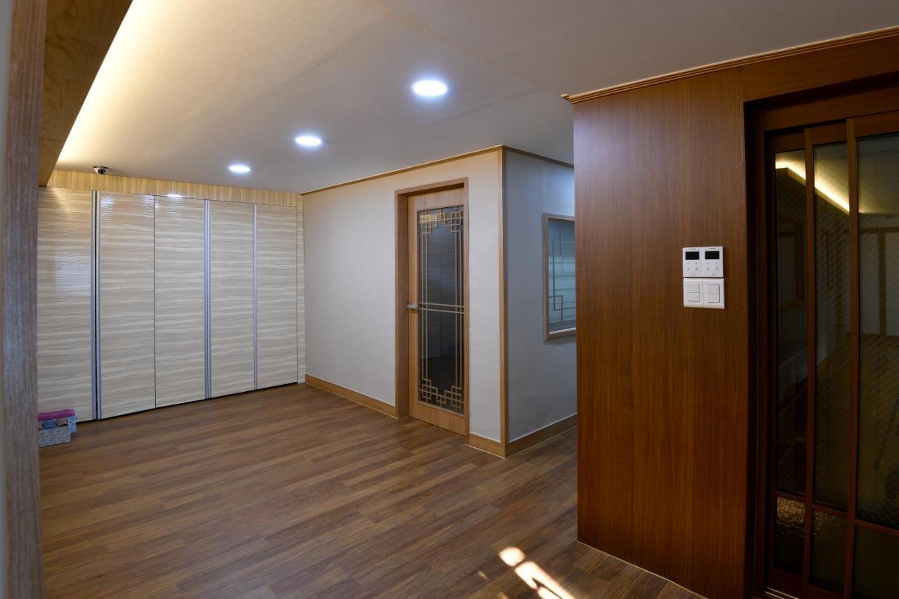 Guma Modern Hanokstay Daegu Esterno foto