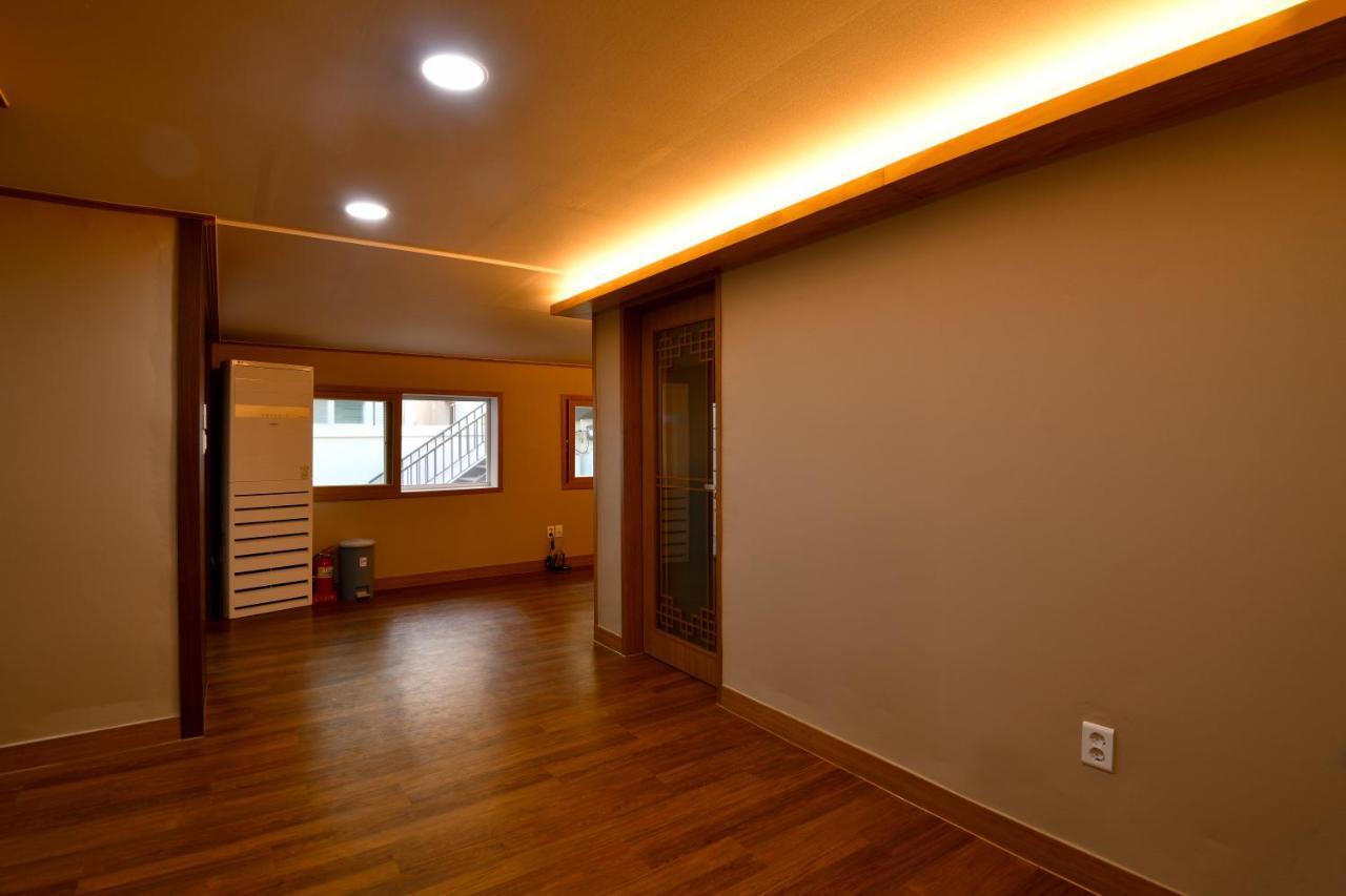 Guma Modern Hanokstay Daegu Esterno foto